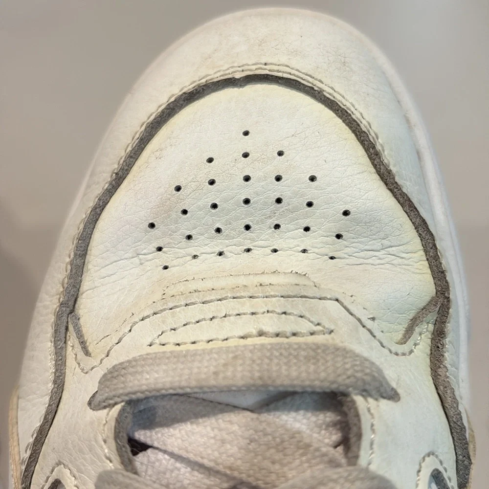 Puma - Karmen Rebelle women’s sneakers.  Platform sole. Size 9.  White